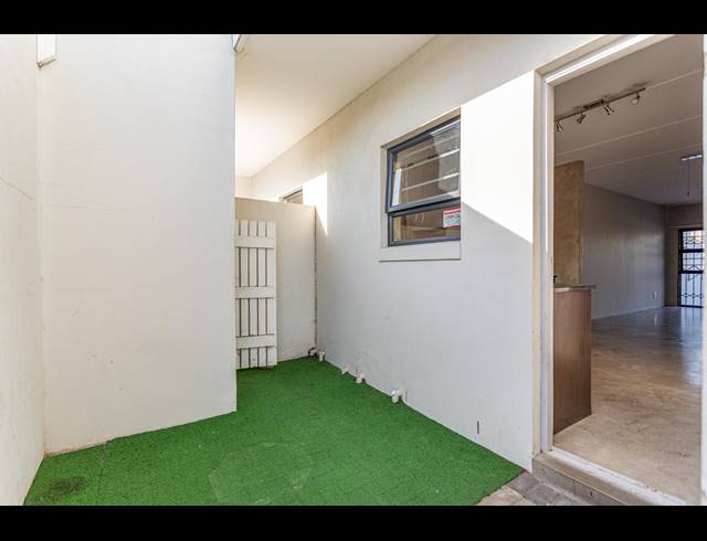 2 BEDROOM APARTMENT FOR SALE IN BURGUNDY ESTATE